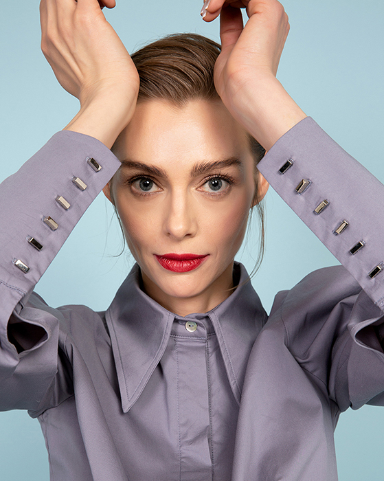 Рубашка с высоким манжетом на пуговицах светло-серая